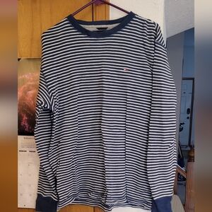 Tommy Hilfiger Men's Blue and White Striped Sweater